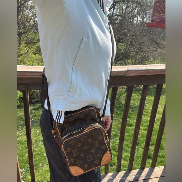 Louis Vuitton Vintage Amazon Crossbody. EVC plus LV dust bag FLASH SALE - Picture 2 of 16
